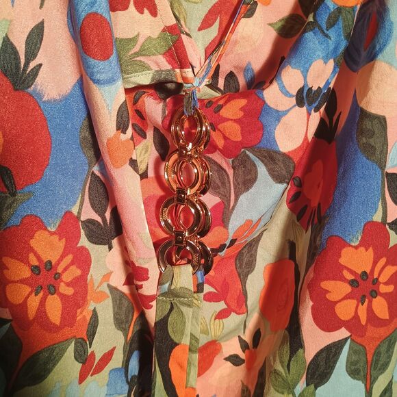 Retro Floral Boho Crop Top – Colorful Puff Sleeve Lace-Up Blouse - Picture 3 of 5